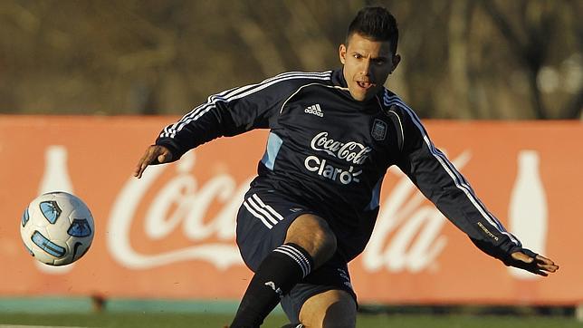 En Italia dan casi por hecho el fichaje de Agüero por la Juventus En Italia dan casi por hecho el fichaje de Agüero por la Juventus