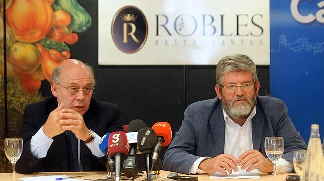 Juan Carlos Ollero y Leo Chaves, ayer, durante su comparecencia ante los medios de comunicaci�n 