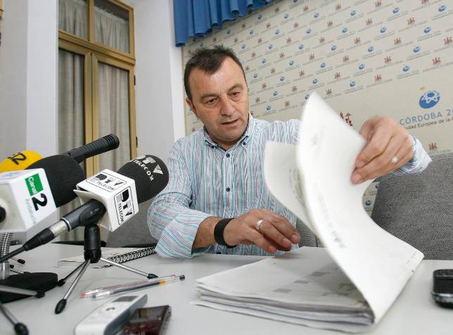 Nieto critica que la ministra Sinde quiera desentenderse