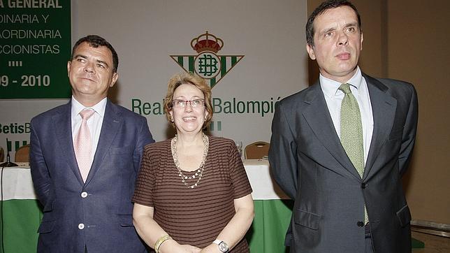 Isabel Sim� y Le�n Lasa, dos de los nuevos consejeros b�ticos