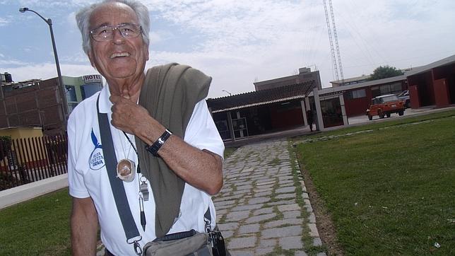 Garrido: �Los j�venes participan en la misa con naturalidad. La religi�n aqu� les ayuda y les da confianza�