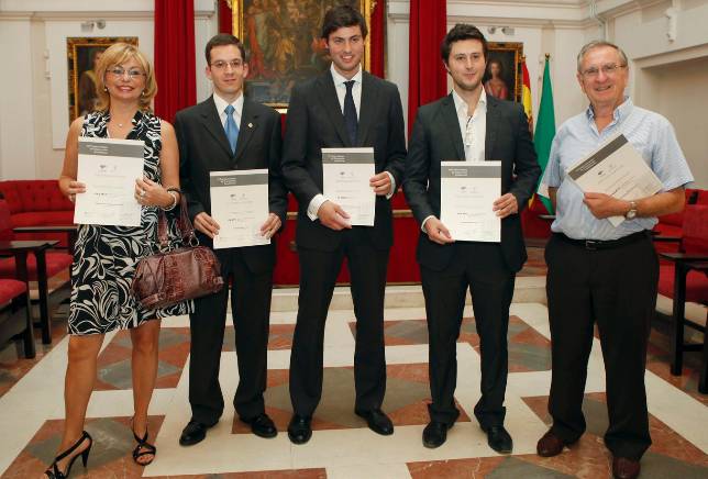 M. Alejandra Fiorito (madre de Ral Francisco Balanzino), Javier Ocaa Gmiz, Luis ngel Gollonet          Teruel, Sergio Rodrguez Aguilar y Agustn vila (padre de Jos Manuel vila Castuera)
