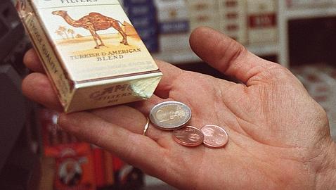 Philip Morris y Altadis prosiguen la batalla de precios del tabaco, pero esta vez al alza