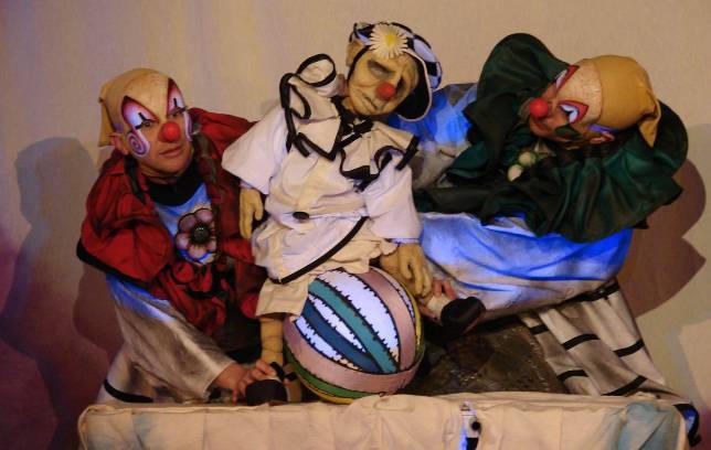 De envidias y marionetas