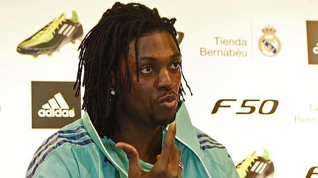 El Manchester City margina a Adebayor El Manchester City margina a Adebayor