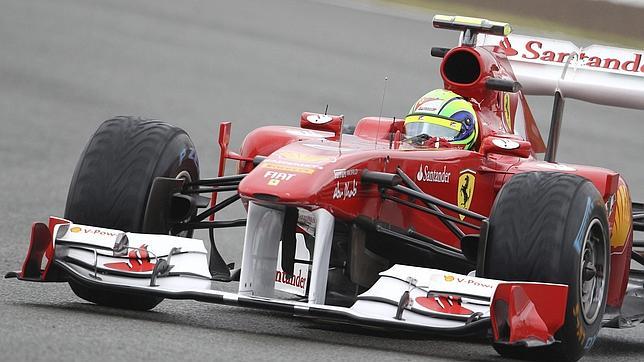 Massa lidera unos libres pasados por agua