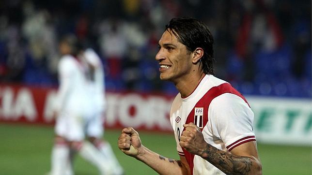 Perú supera a México y queda a un paso de la clasificación Perú supera a México y queda a un paso de la clasificación