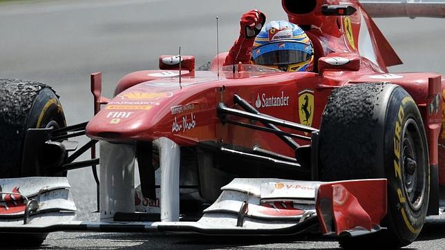 Alonso somete a Red Bull