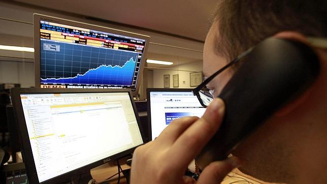 Bruselas quiere prohibir a las agencias de «rating» que califiquen a los países rescatados Bruselas quiere prohibir a las agencias de «rating» que califiquen a los países rescatados