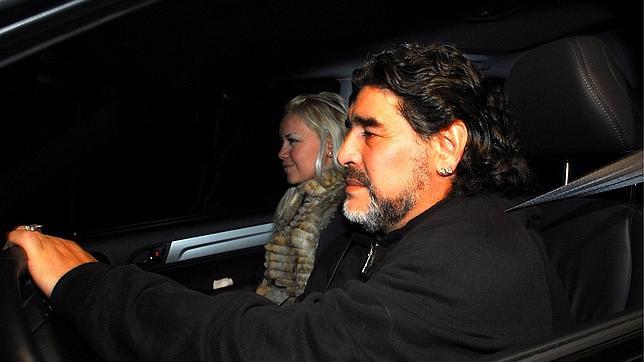 Maradona sale ligeramente herido de un accidente de tr�fico en Buenos Aires