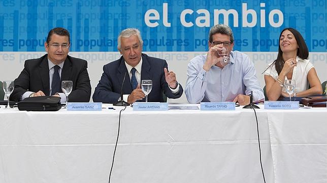Javier Arenas, Antonio Sanz, Ricardo Tarno y Rosario Soto, durante la reuni�n del Comit� Ejecutivo Regional del PP