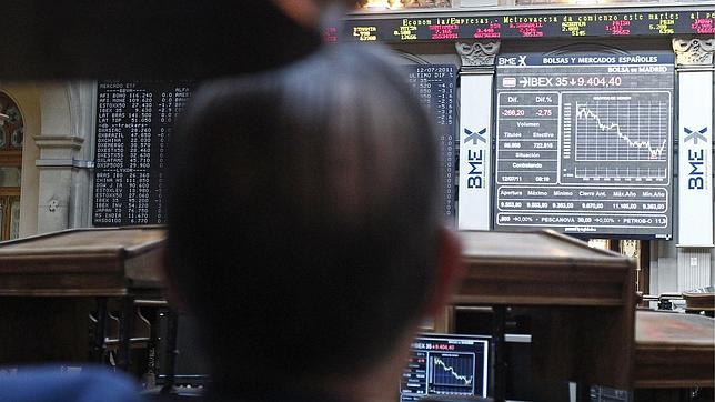 La prima de riesgo española abre a 320 puntos por la rebaja de Moody's a Irlanda La prima de riesgo española abre a 320 puntos por la rebaja de Moody's a Irlanda