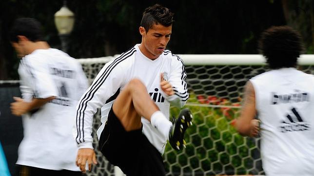 Primera paliza física en Los Ángeles Primera paliza física en Los Ángeles