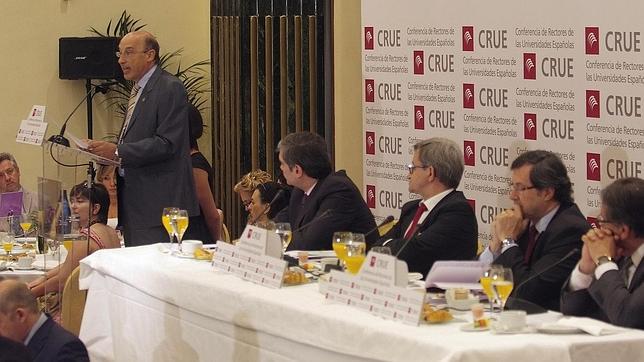 «Los recortes a la Universidad nos convertirán en la playa de Europa» «Los recortes a la Universidad nos convertirán en la playa de Europa»