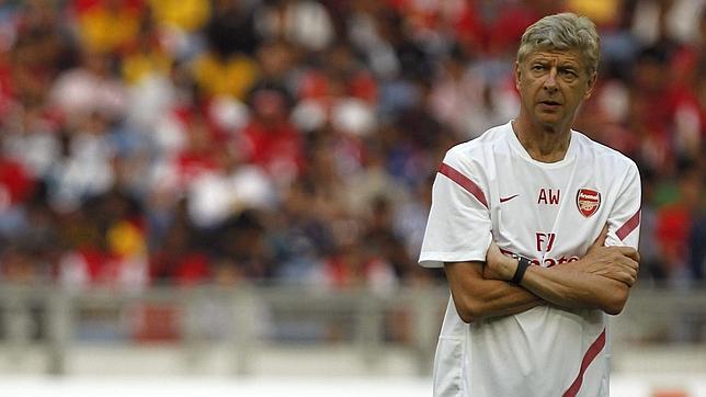 Wenger: «No voy a denunciar al Barça, pero esto debe parar» Wenger: «No voy a denunciar al Barça, pero esto debe parar»