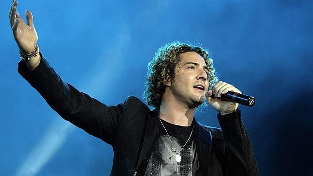 David Bisbal: «La música es mi medicina en estos difíciles momentos» David Bisbal: «La música es mi medicina en estos difíciles momentos»