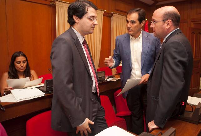 �Acaban de cometer lo que en tenis se denomina un error no forzado. Sean consecuentes con lo que han prometido o retr�ctense p�blicamente�