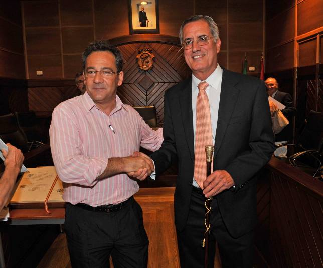 PSOE y CDeI logran la Alcald�a tras su moci�n de censura