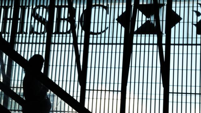 El banco HSBC recortar� 30.000 empleos pese a aumentar su beneficio un 36%
