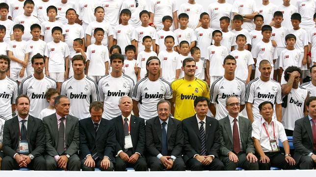 Florentino Pérez: «Este año esperamos nuevas e intensas alegrías» Florentino Pérez: «Este año esperamos nuevas e intensas alegrías»