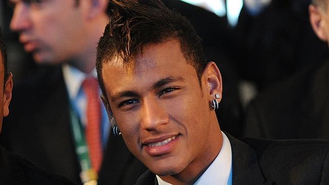 Oliveira: �El escenario es muy distinto a cuando vendimos a Robinho�