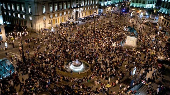 Los «indignados» volverán a Sol, pero sin establecerse en la plaza permanentemente Los «indignados» volverán a Sol, pero sin establecerse en la plaza permanentemente