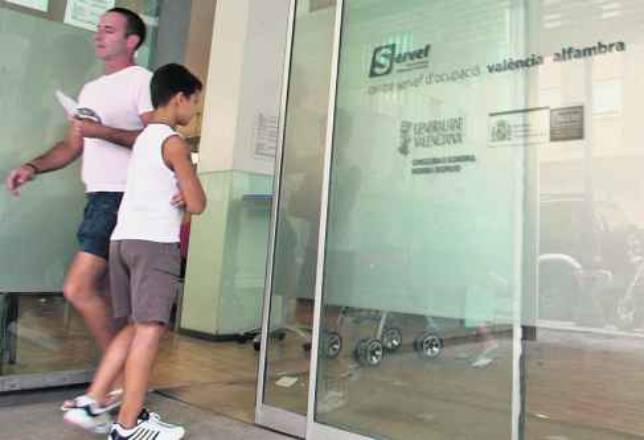 M�s de 30.000 candidatos al subsidio de 400 euros no lo han solicitado