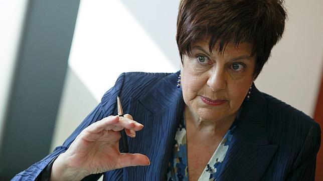 Josefina Cruz Villalón, Consejera de Obras Públicas sevilla.abc.es