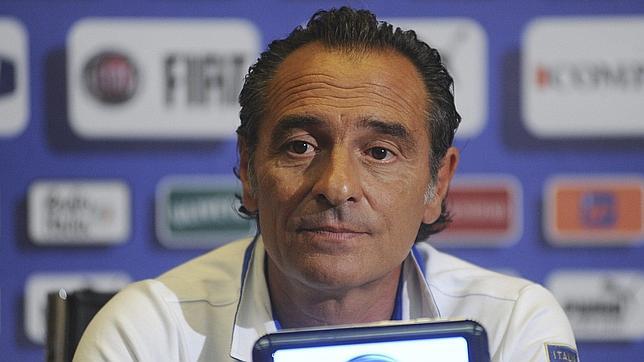 Prandelli: «La diferencia entre ellos y nosotros es cultural» Prandelli: «La diferencia entre ellos y nosotros es cultural»