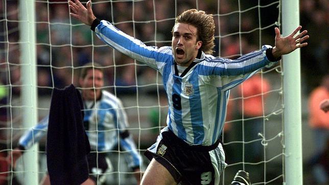 «Batistuta no puede estar de pie más de media hora» «Batistuta no puede estar de pie más de media hora»