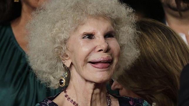 Cayetana de Alba renueva su lencería para la noche de bodas Cayetana de Alba renueva su lencería para la noche de bodas