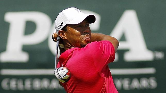 Tiger Woods no levanta cabeza