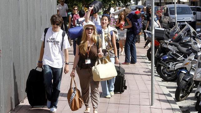 La Delegaci�n del Gobierno negocia ahora que la marcha �anti-Papa� pase por Sol