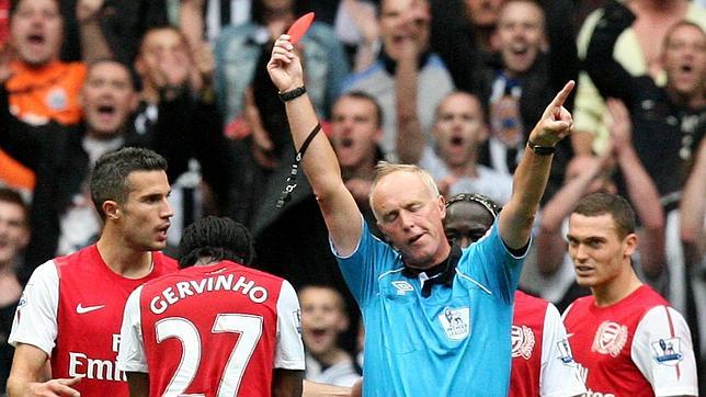 Arsenal y Liverpool no pasan del empate en el arranque de la liga inglesa