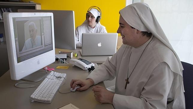 Una «multinacional» al servicio del Papa Una «multinacional» al servicio del Papa