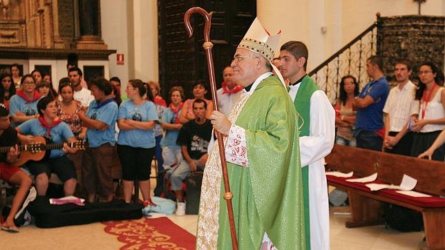 El obispo ofici� la Santa Misa en La Compa��a