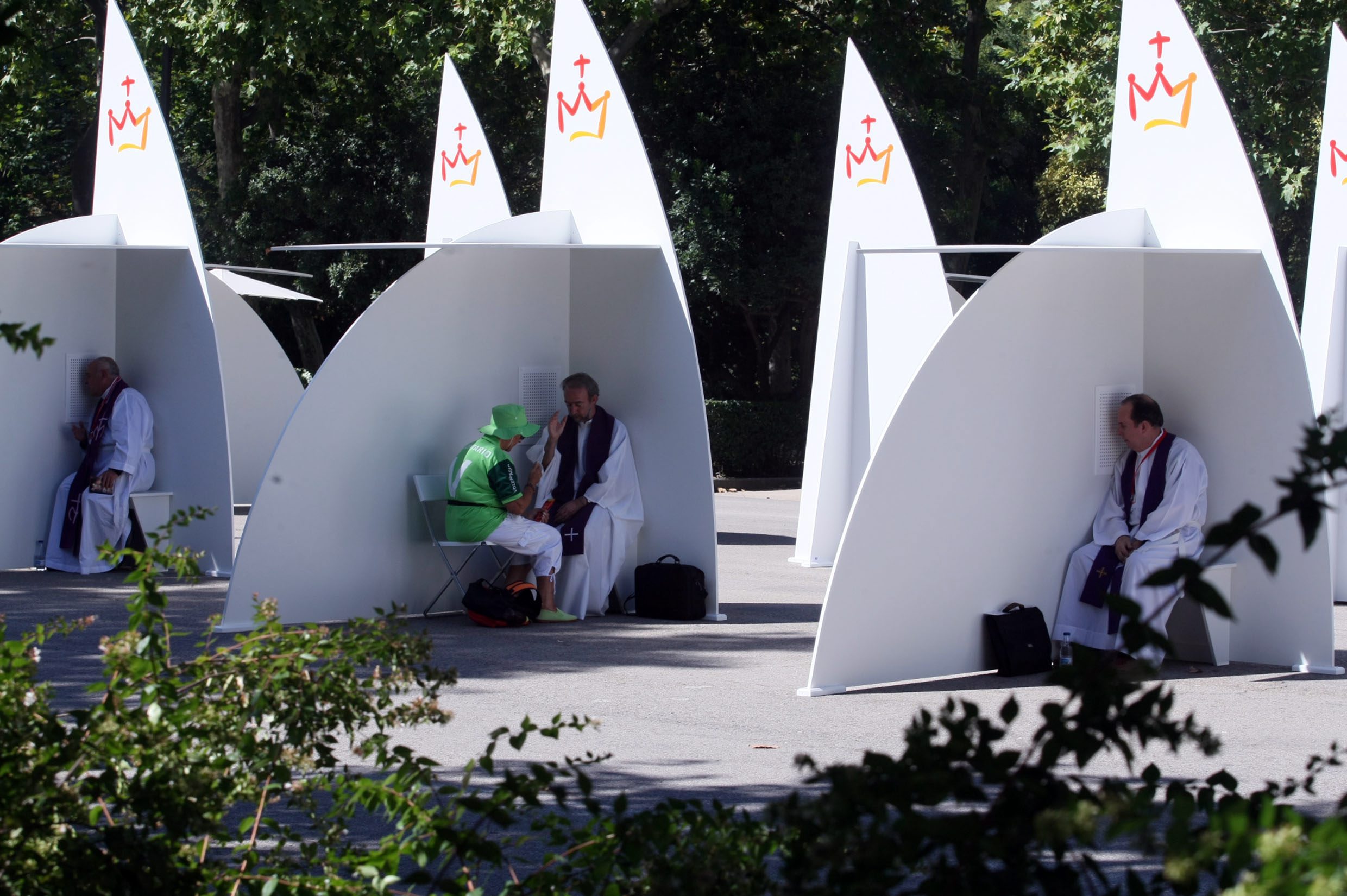 Directo: Seis detenidos y dos agentes heridos en la carga policial contra la protesta laica Directo: Seis detenidos y dos agentes heridos en la carga policial contra la protesta laica