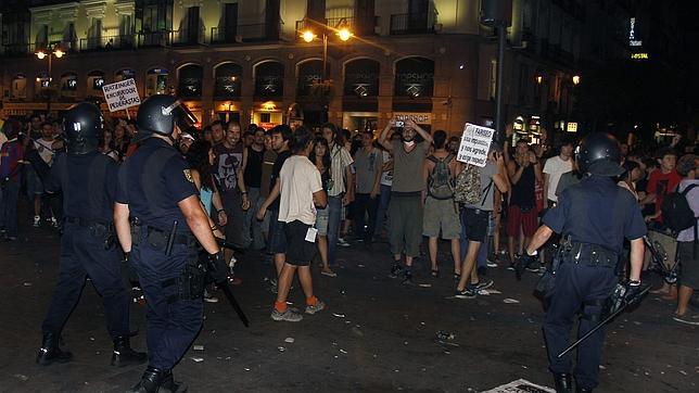 Los sindicatos policiales critican al Gobierno por el paso de la marcha laica por Sol Los sindicatos policiales critican al Gobierno por el paso de la marcha laica por Sol
