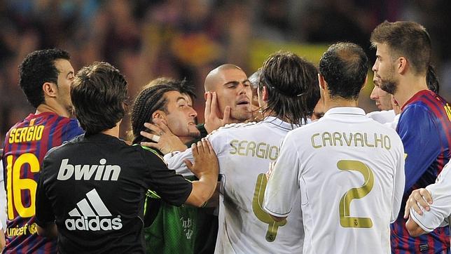 Galería: La tangana final del Barça-Madrid Galería: La tangana final del Barça-Madrid