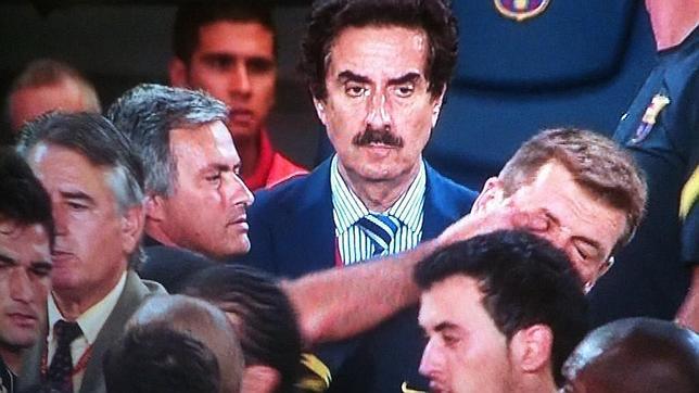 Asesores de RTVE en Catalu�a denuncian manipulaci�n de la cadena en la agresi�n de Mourinho