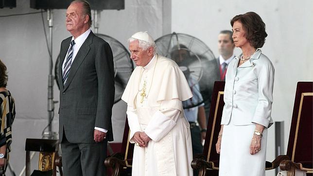 El Papa se despide desde el avión y regresa a Roma El Papa se despide desde el avión y regresa a Roma