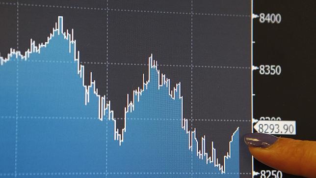 La Bolsa cierra la semana con una caída del 1,37 % y pierde el nivel de 8.200 puntos La Bolsa cierra la semana con una caída del 1,37 % y pierde el nivel de 8.200 puntos