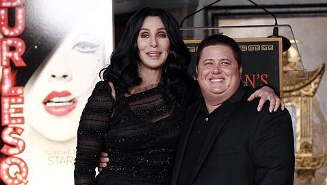 Cher defiende la participación de su hijo transexual en el «Mira Quién Baila» norteamericano Cher defiende la participación de su hijo transexual en el «Mira Quién Baila» norteamericano