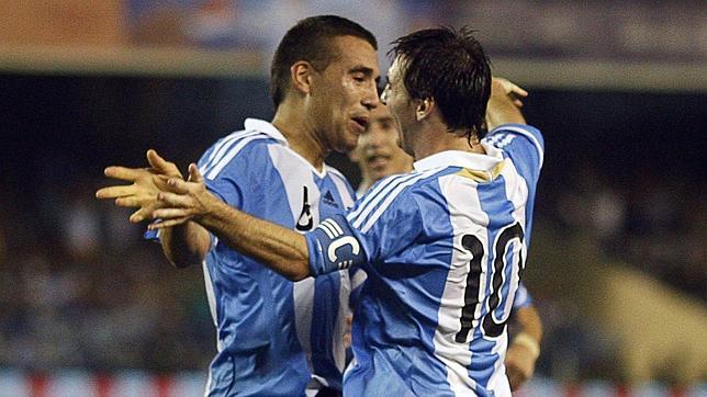 Messi estrena la capitanía argentina con victoria en Calcuta Messi estrena la capitanía argentina con victoria en Calcuta