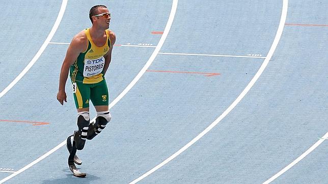 Pistorius se lleva la plata sin correr Pistorius se lleva la plata sin correr
