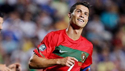 Cristiano Ronaldo: «El Madrid es el mejor equipo del mundo y hay mucha envidia» Cristiano Ronaldo: «El Madrid es el mejor equipo del mundo y hay mucha envidia»