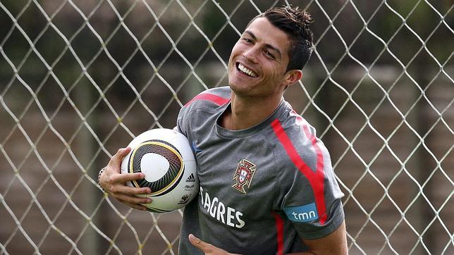 Cristiano: «Si el Madrid quiere me quedo hasta el final de mi carrera» Cristiano: «Si el Madrid quiere me quedo hasta el final de mi carrera»