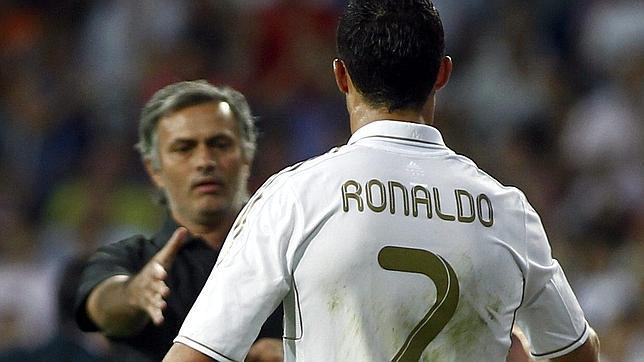 Mourinho: �No es penalti, pero ganar�amos el partido igual�