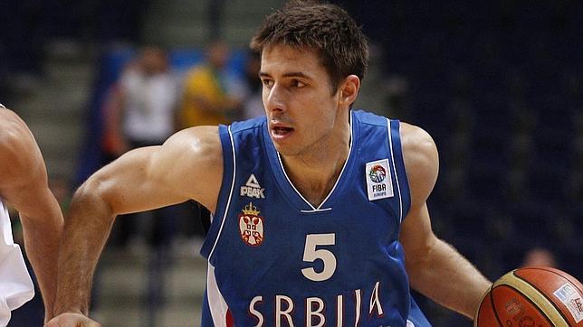 Calloway no est� del todo recuperado y el club siente la necesidad de fichar a un director