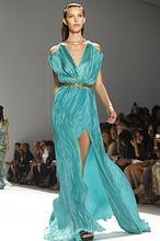 Carolina Herrera: Elegancia con un toque Bauhaus